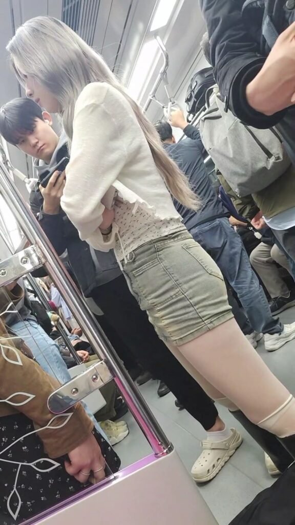 Korean Amateur Video 2026 – 직촬 비키니 및 윗슴 Korean Amateur Video 2026 – 직촬 비키니 및 윗슴